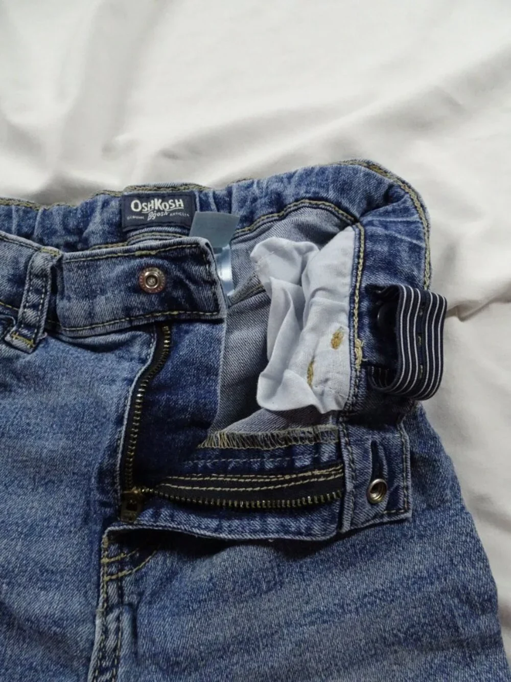 Oshkosh B'gosh Youth Boy Blue Distressed Jeans Size 7 /7A